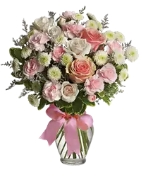 Bouquet di fiori rose rosa e panna